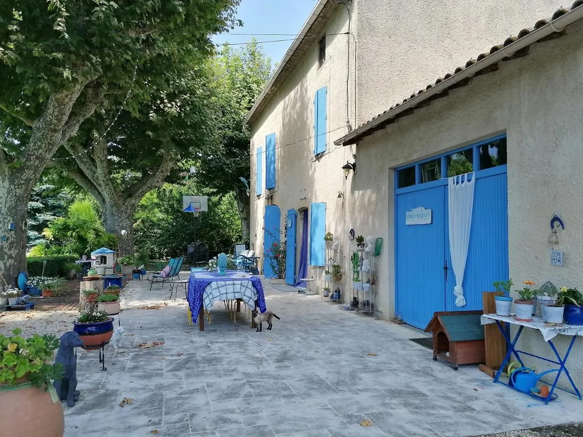 Bed and Breakfast Notre campagne provençale à Avignon